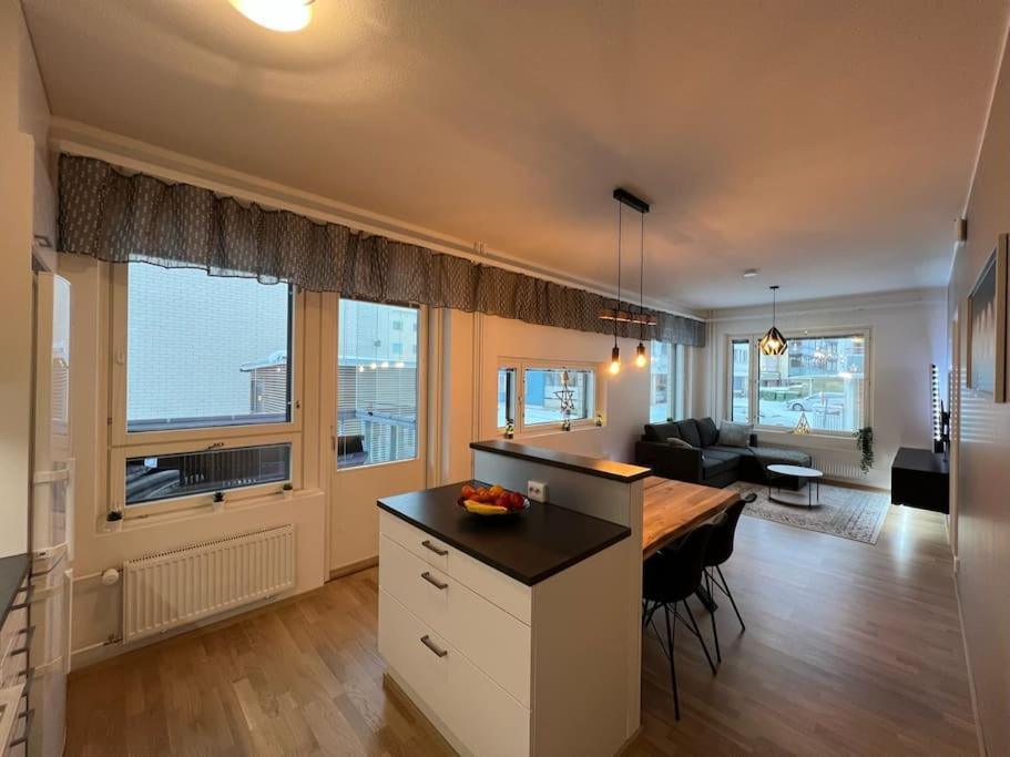 Suite - King Size Bed - Gym&Wifi - Indoor Parking Rovaniemi Exterior foto